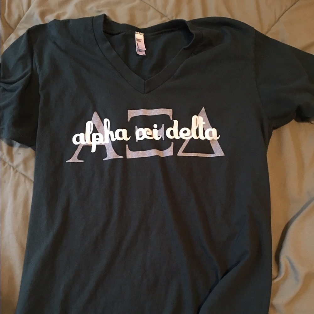 Alpha Xi Delta | Panhellenic Recruitment V-Neck